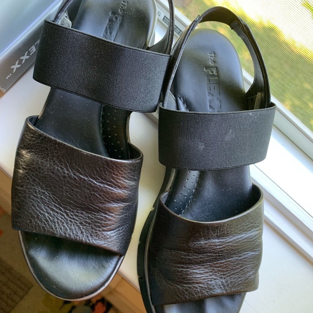 Black Flexx Sandals